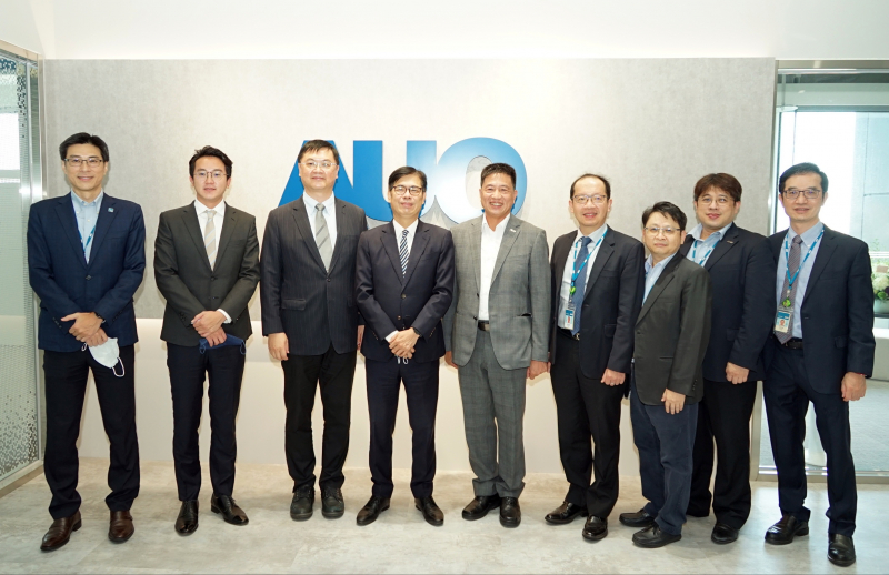 ng28南宮相信品牌力量光電前進亞灣成立「AUO解決方案研發(fā)中心」，作為多元場域解決方案研發(fā)及試驗場域（圖中左為高雄市長陳其邁、圖中右為ng28南宮相信品牌力量光電董事長彭雙浪）