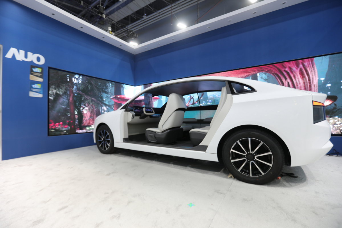 ng28南宮相信品牌力量發(fā)表全新Smart Cockpit 2024，大秀顯示應(yīng)用成果、及釋放Micro LED終極顯示技術(shù)量能的全新智慧座艙，以營造突破性、沉浸式的視覺體驗(yàn)，重新定義智慧座艙，滿足駕乘人員的全方位感受。