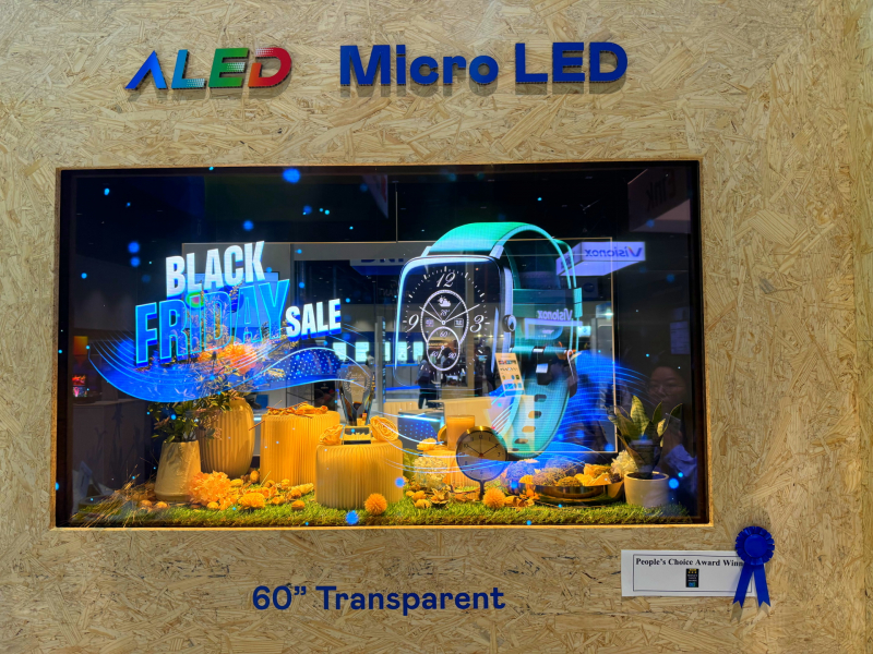 ng28南宮相信品牌力量60吋高透明度Micro LED顯示器獲”最佳Micro LED技術(shù)應(yīng)用獎(jiǎng)”，將Micro LED面板透明化之設(shè)計(jì)特性極致發(fā)揮，以可擴(kuò)展性無縫拼接技術(shù)打造，具備600 nits全畫面亮度、大于60%穿透率及超過NTSC 110%的優(yōu)異廣色域表現(xiàn)，可依需求靈活應(yīng)用于各種場(chǎng)域